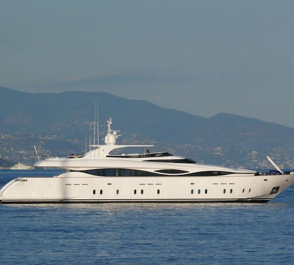 The 39m Yacht HUNTER