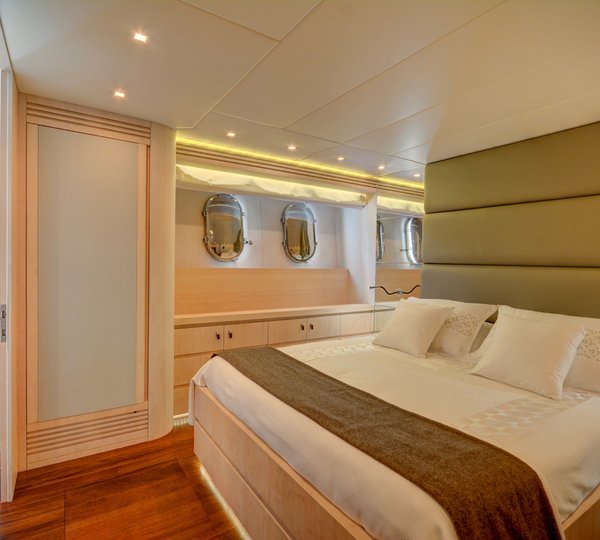 The 39m Yacht HUNTER