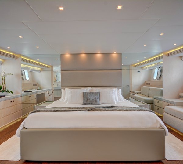 The 39m Yacht HUNTER