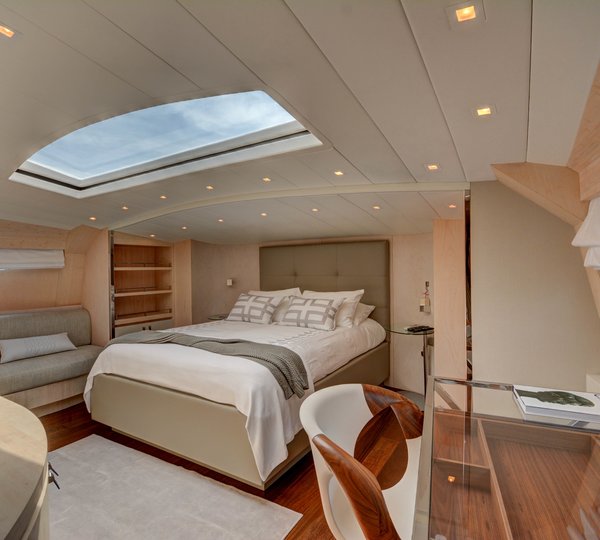 The 39m Yacht HUNTER