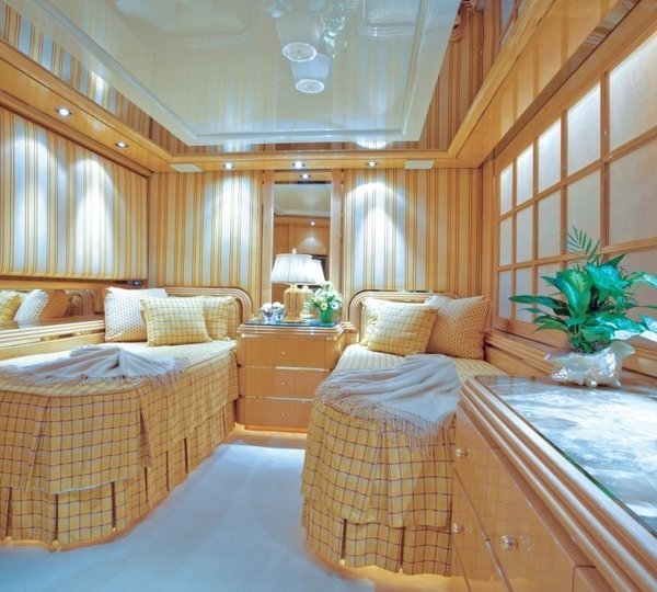 Twin Bed Cabin On Board Yacht AQUALIBRIUM
