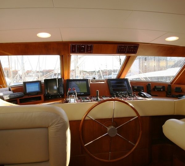 The 40m Yacht CLAN VI