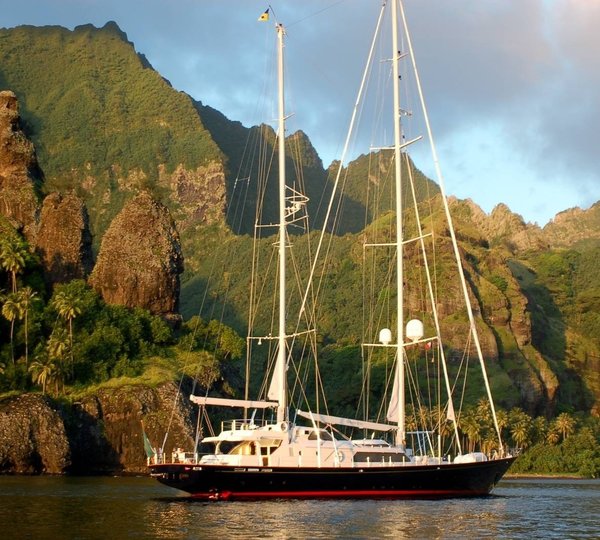 The 40m Yacht CLAN VI