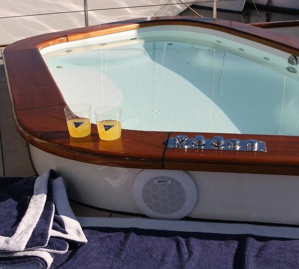 The 40m Yacht CLAN VI