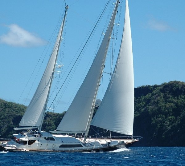 The 40m Yacht CLAN VI