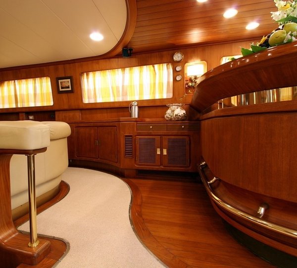 The 40m Yacht CLAN VI