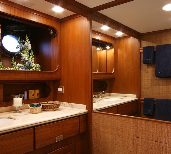 The 40m Yacht CLAN VI