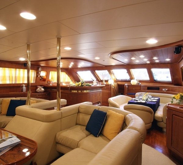 The 40m Yacht CLAN VI