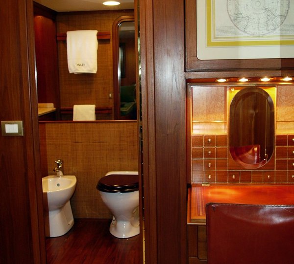 The 40m Yacht CLAN VI