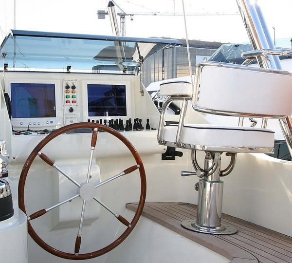 The 40m Yacht CLAN VI