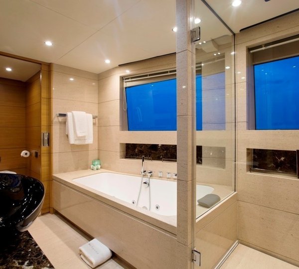 The 40m Yacht SOLARIS