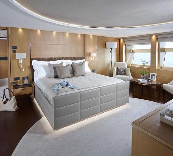 The 40m Yacht SOLARIS