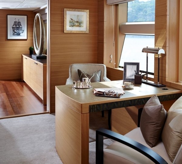 The 40m Yacht SOLARIS