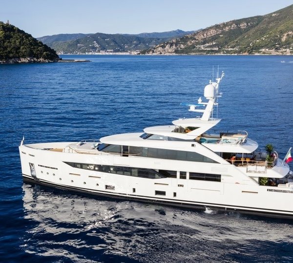 The 42m Yacht SERENITY