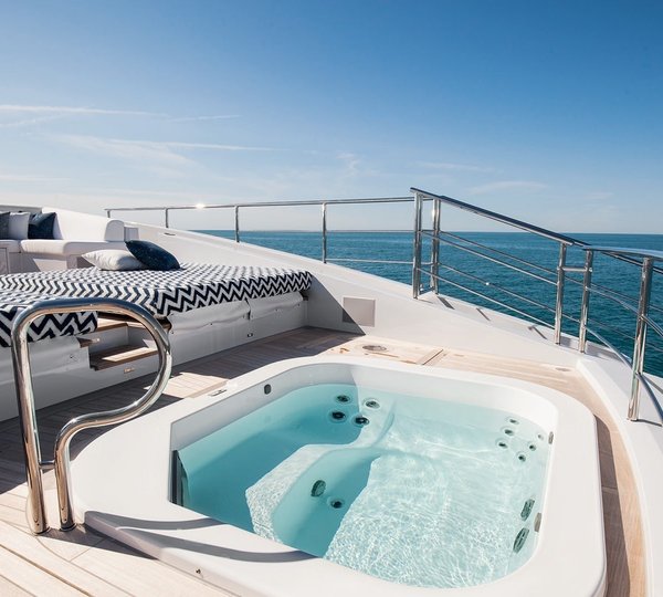 Life Aboard Yacht H - Jacuzzi