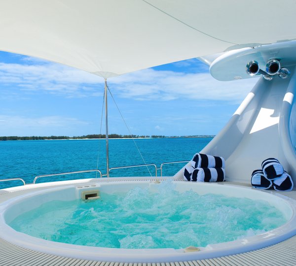 Life On Yacht OCTOPUSSY