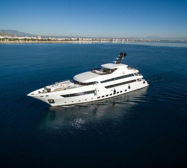 The 47m Yacht BEBE
