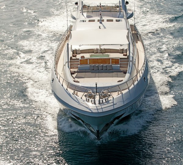 Cruising On Board Yacht APRICITY