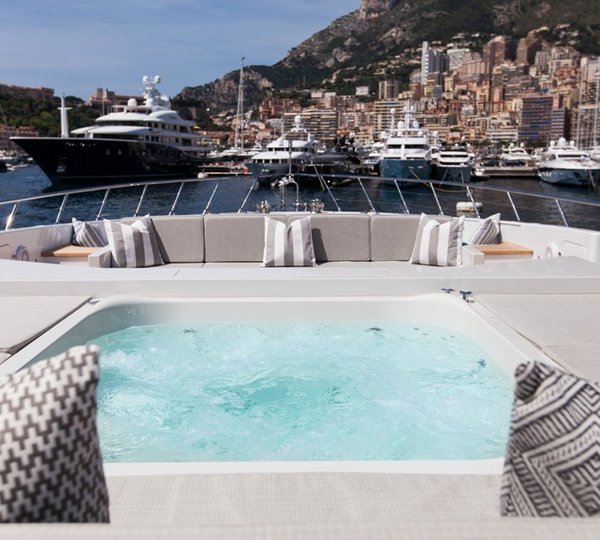 Jacuzzi Pool On Board Yacht APRICITY