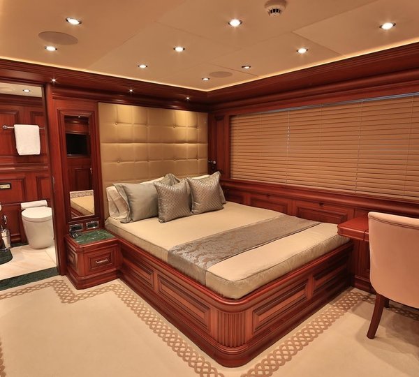 The 49m Yacht CLARITY