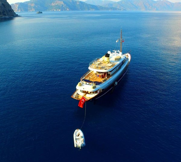 The 49m Yacht CLARITY