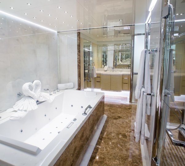 The 52m Yacht JADE 959