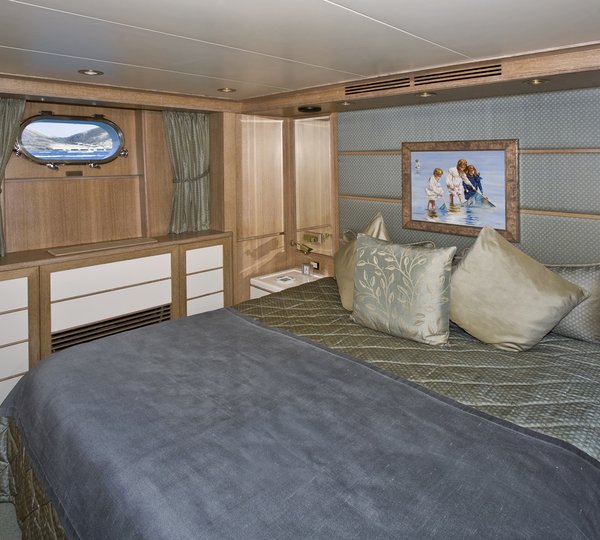 Blue Guest's Cabin On Board Yacht TE MANU