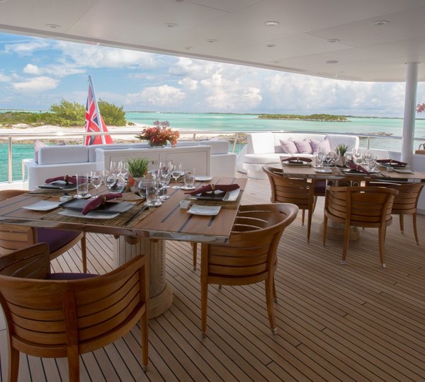 Alfresco Dining and Relaxing