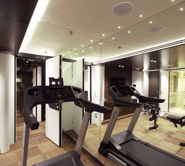 The 60m Yacht KATINA