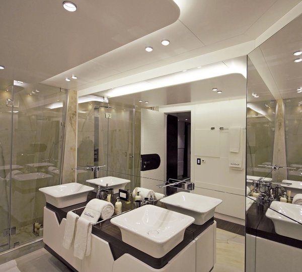 The 60m Yacht KATINA