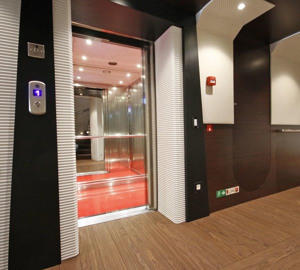 The 60m Yacht KATINA