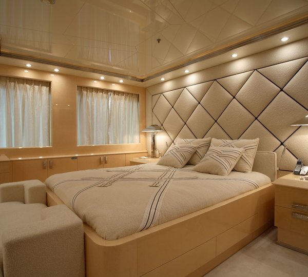 The 60m Yacht SUNDAY