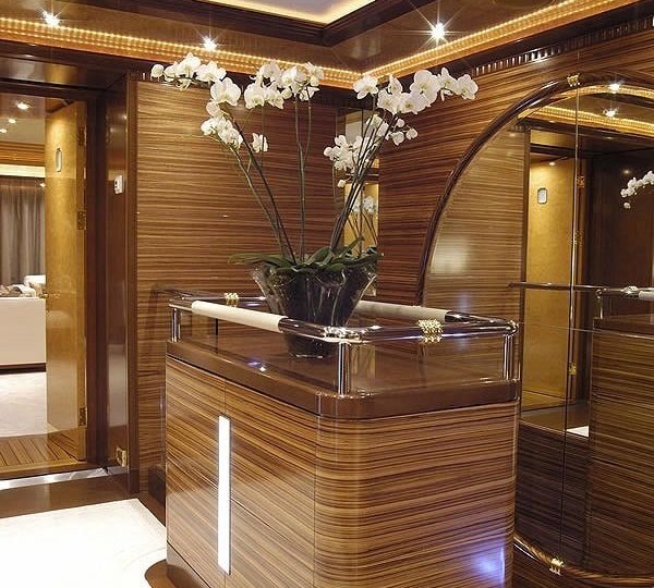 Hall On Board Yacht SEA WALK