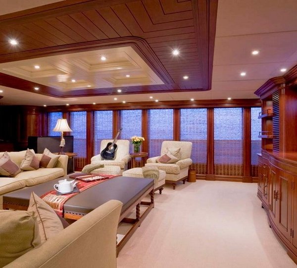 Sitting: Yacht NOMAD's Top Saloon Captured