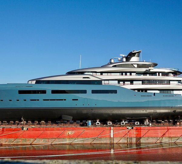 The 98m Yacht AVIVA