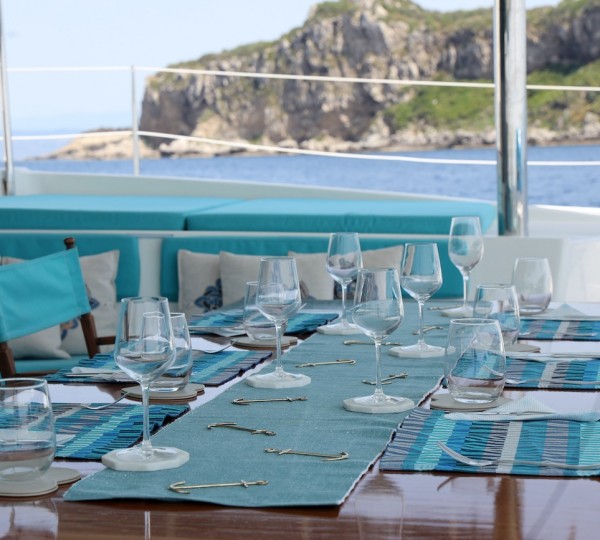 Al Fresco Dining Set Up