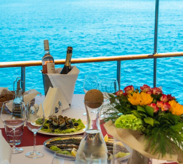 Alfresco Dining Set Up