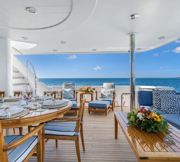 Al Fresco Dining Set Up