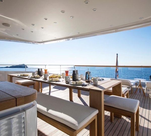 Aft Deck Alfresco Dining