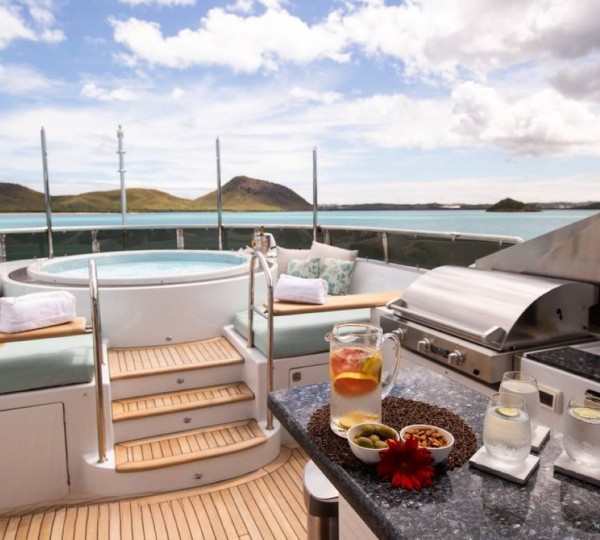 Exterior Sunbathing Area