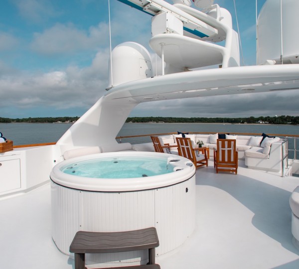 Sun Deck With Jacuzzi
