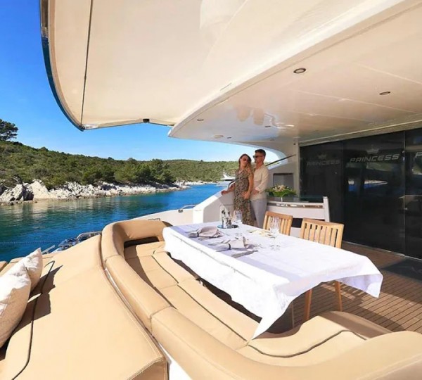 Exterior Relaxation Area With Dining