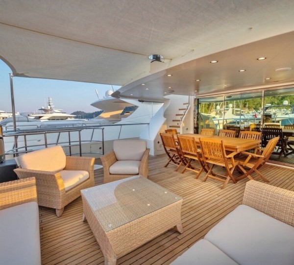 Exterior Relaxation Area With Dining