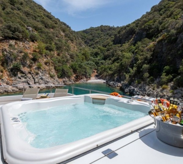 Exterior Sunbathing Area