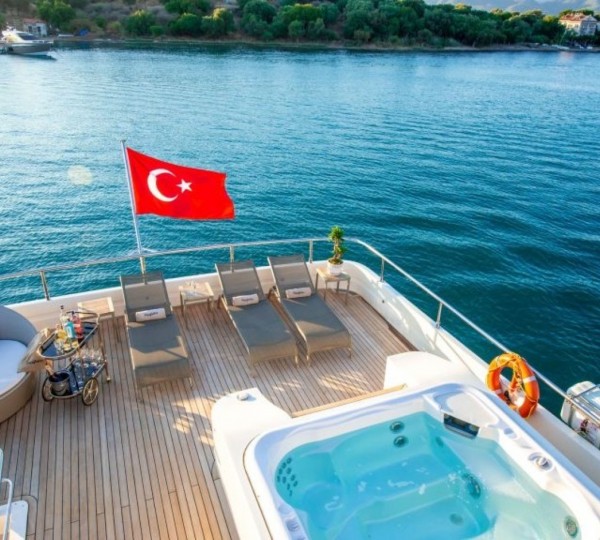 Exterior Sunbathing Area