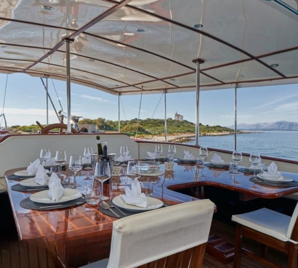 Exterior Relaxation Area With Dining