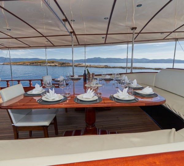 Exterior Relaxation Area With Dining