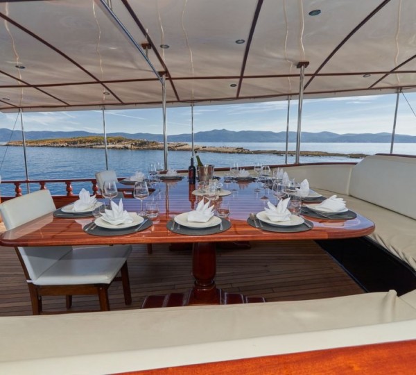 Exterior Relaxation Area With Dining