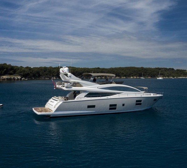 Luxury Yacht SUMMER BREEZE