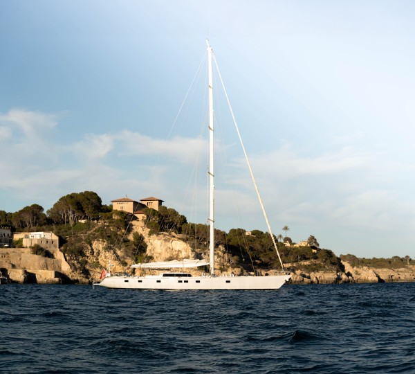 Sailing Yacht YQUEM